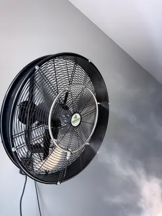Buharlı Serinletme Vantilatörü Sis Püskürtme Detayı görseli